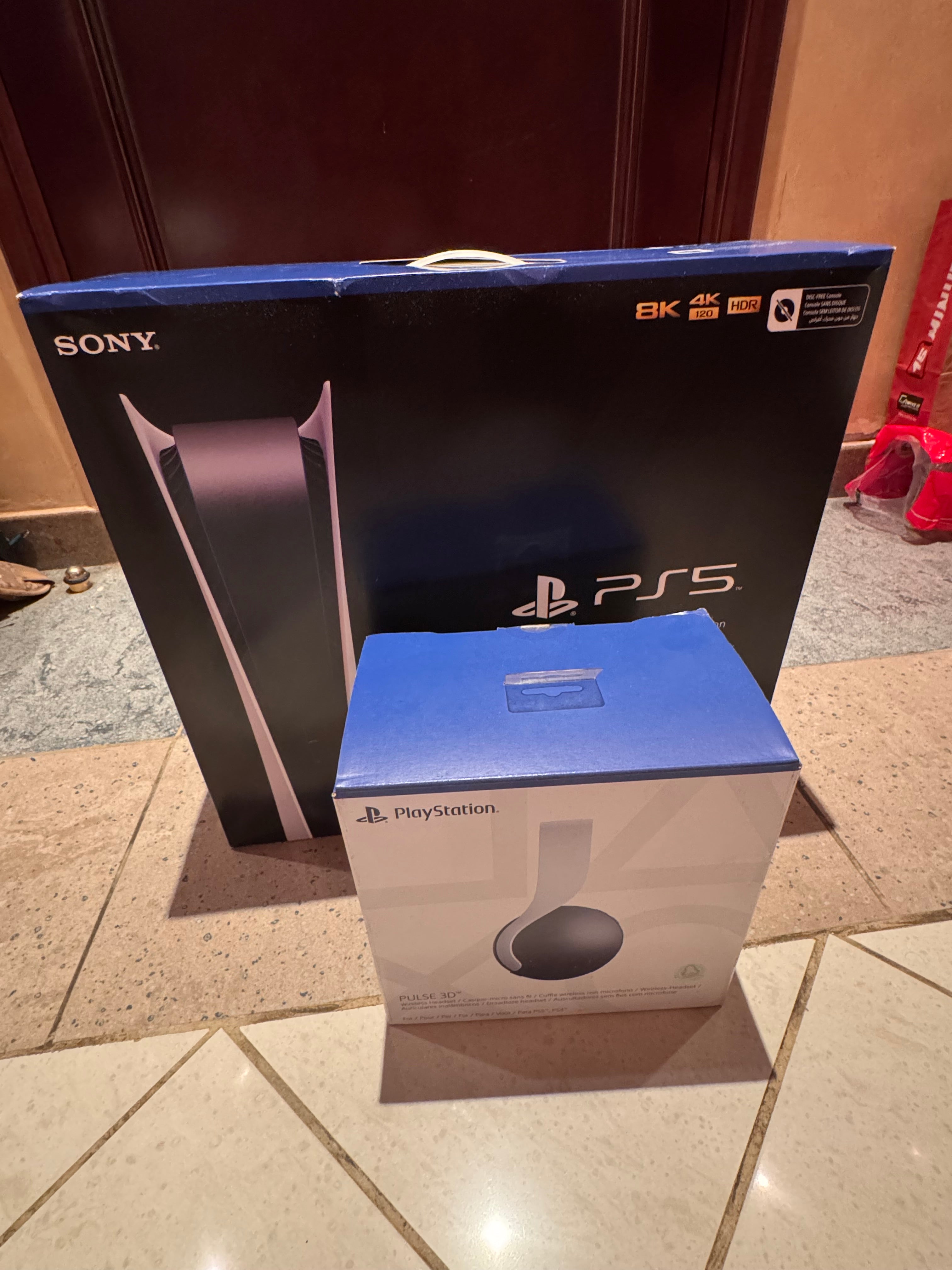PlayStation 5 Digital Console new + PULSE 3D wireless